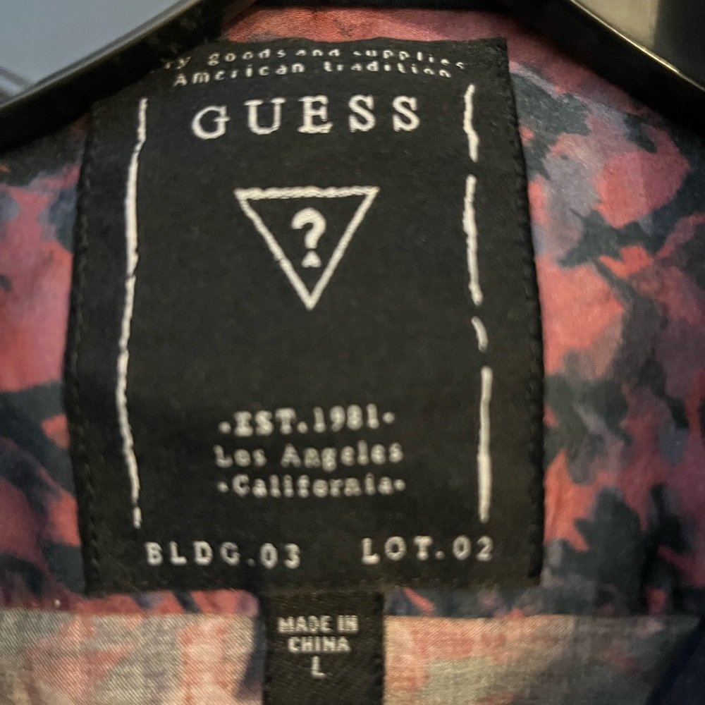 Men’s Guess - Picture 3 of 3